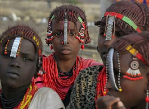 Doğuşdan sonra tənha həyat və afrikalı qızların çətin imtahanı