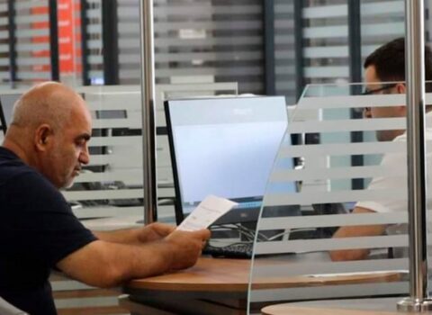 Azərbaycanda taksi və avtobuslara yeni fərqlənmə nişanları verildi