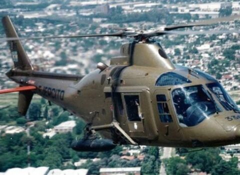 Hindistanda özəl helikopter qəzaya uğradı, ölənlər var