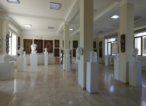 Bu universitetlərdə yağış tavandan içəri axdı