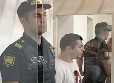 Jurnalistlər Əhməd Əhmədovun məhkəməsinə buraxılmadı – YENİLƏNDİ