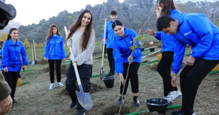 Leyla Əliyeva Lerikdə ağacəkmə aksiyasında iştirak etdi – FOTO