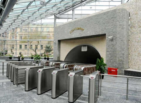 Bakı metrosunda sıxlıq son həddə – Metroya daxil ola bilmədilər  (FOTO)