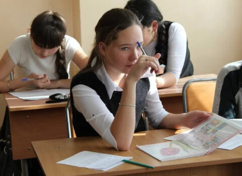 Orta məktəbdə təhsil müddəti azaldılır? – Müzakirə başladı, fikirlər haçalanır