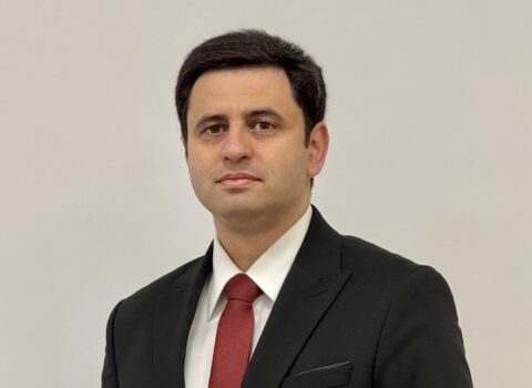 Rüstəm İsgəndərliyə yüksək vəzifə verildi