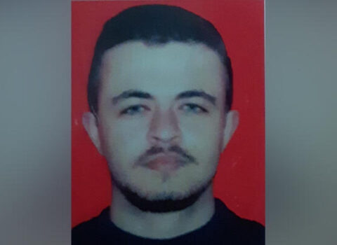 Bu şəxsi görənlər dərhal polisə xəbər versin