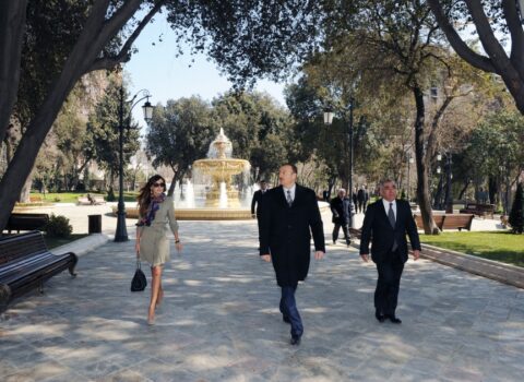 Prezident və ailəsi Zəfər parkının açılışında iştirak etdi