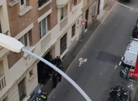 Paris yaxınlığındakı restorandan 4 girov azad edildi