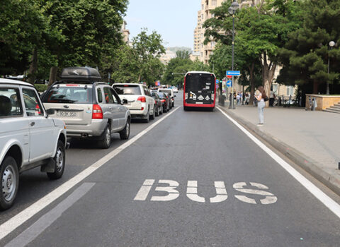 Avtobus zolağına daxil olanlarla bağlı reyd keçirildi