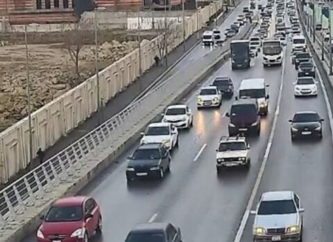 Bakıda tıxac olan yollar açıqlanıb – SİYAHI