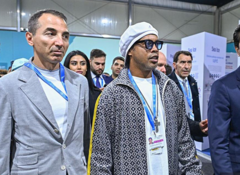 Ronaldinyo COP29 məkanındakı pavilyonları ziyarət edib