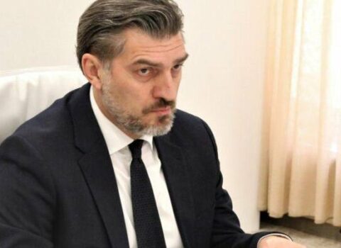 Keçmiş futbolçu prezident olmaq istəyir
