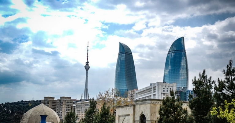 Bakıdakı dəmir körpü götürüldü