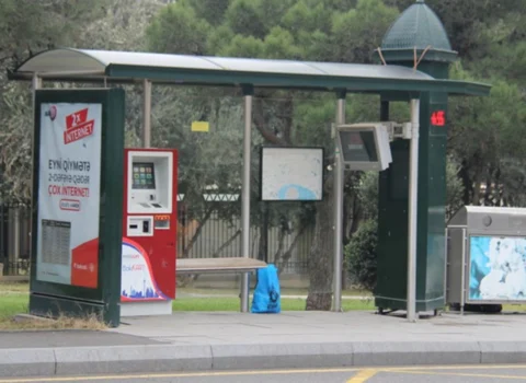 Bakıda dayanacaqda avtobus gözləyən qadın öldü