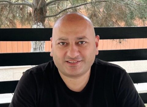 “İlkinin atası savadsız həkimlərin ucbatından öldü”