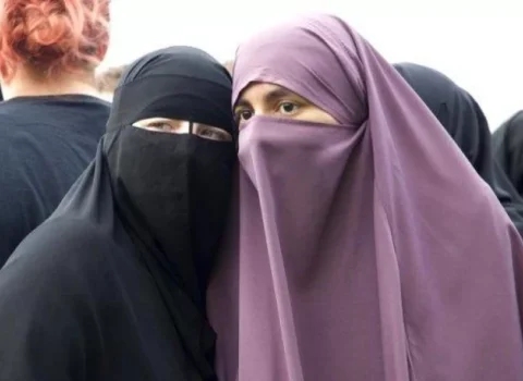 Tehranda hicabsız qadınlar üçün klinika yaradılacaq