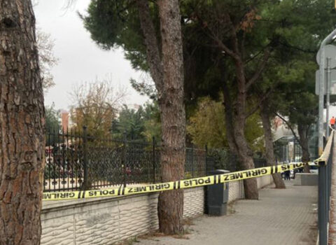 İstanbulda FACİƏ: Oğlan ata-anasını, baldızını və dostunu ÖLDÜRDÜ