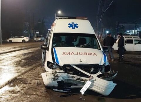 Lənkəranda təcili yardım avtomobili qəzaya düşdü, yaralılar var