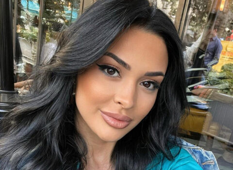 Qalmaqallı model Razi ana oldu
