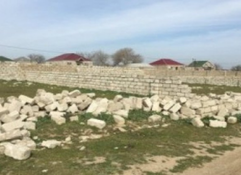 Ev tikib kirayədən qurtulmaq istəyən aktyor 18 500 AZN-dən oldu