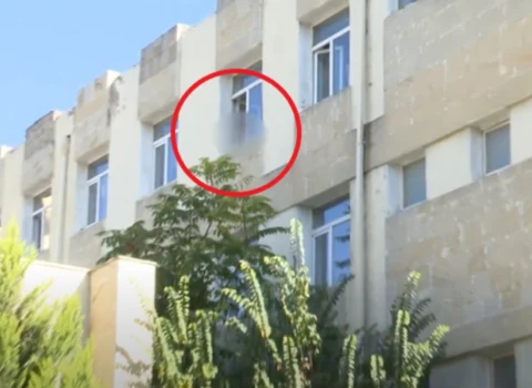 Bakıda şagirdi məktəbin pəncərəsindən salladılar – VİDEO