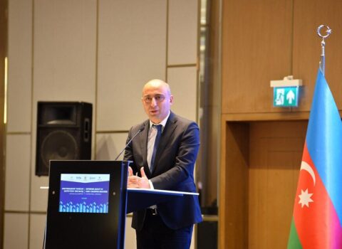 Emin Əmrullayev bəzi universitetlərdən gileyləndi
