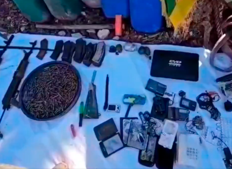 Türkiyə Ordusu İraqda terrorçuların silah-sursatını ələ keçirdi