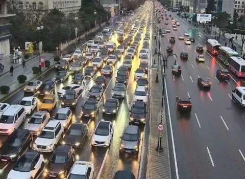 Bakıda tıxac olan yollar açıqlandı – SİYAHI