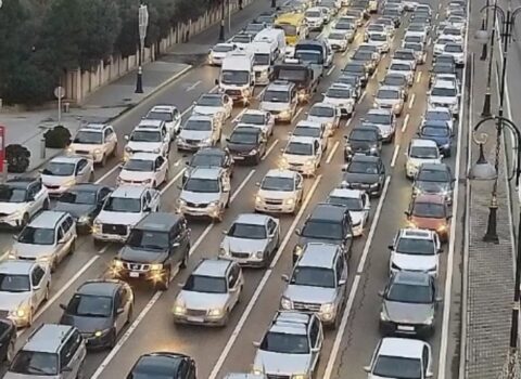 Bakının bir sıra yollarında tıxac yarandı