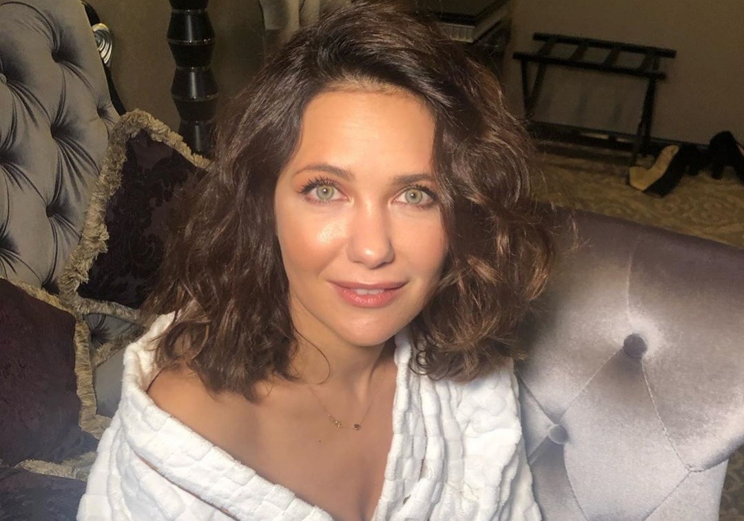 Jinsiy aloqadan keyin mushukning yaqindan surati Porno mushuk leggings