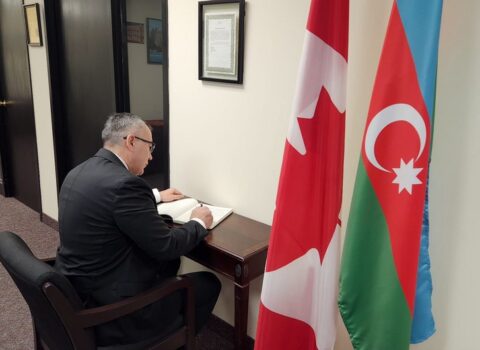 Qazaxıstan səfiri Azərbaycanın diplomatik missiyasını ziyarət edərək başsağlığı verdi