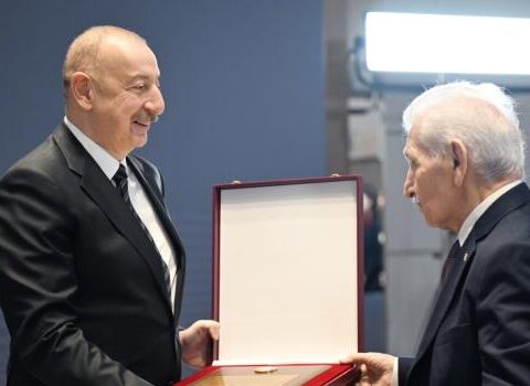 Prezident idmançıları mükafatlandırdı