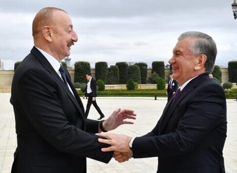 Mirziyoyev Əliyevə zəng etdi