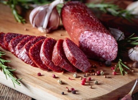 Hər kolbasa yedikcə, ömrünüzdən 24 dəqiqə oğurlanır
