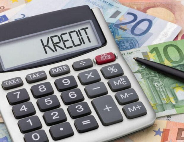 Vərəsə olmayan ailə üzvündən kredit borcu tələb edilə bilərmi? — Ekspertdən AÇIQLAMA