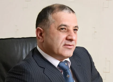 Nadir İsmayılovun xaricdəki hesabında 5.4 milyon manat var imiş
