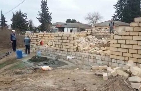 Qala qəsəbəsində qanunsuz tikili söküldü