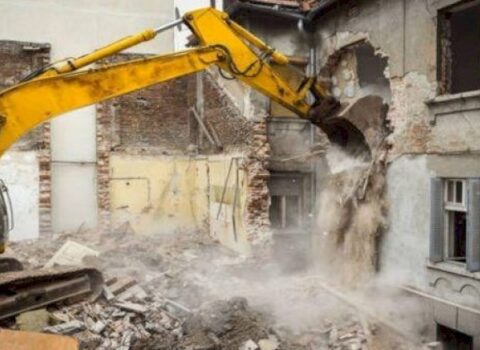 Bakıda daha bir söküntü başladı: Hər kvadrat metri üçün 2200-2500 manat təklif olunur