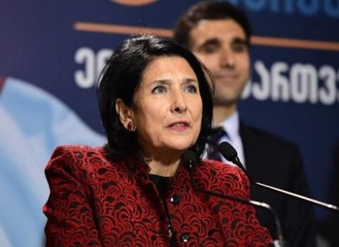 Zurabişvili Fransaya getdi