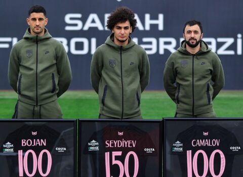 “Sabah” üç futbolçusunu mükafatlandırdı