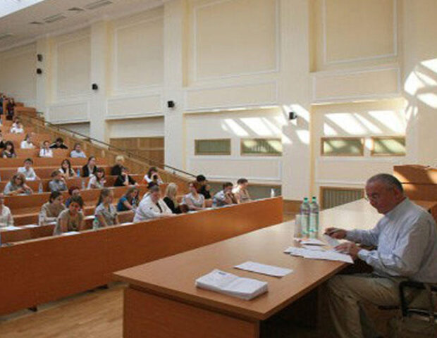 DİQQƏT: Bakıdakı bəzi universitetlər bu regionlara köçürüləcək