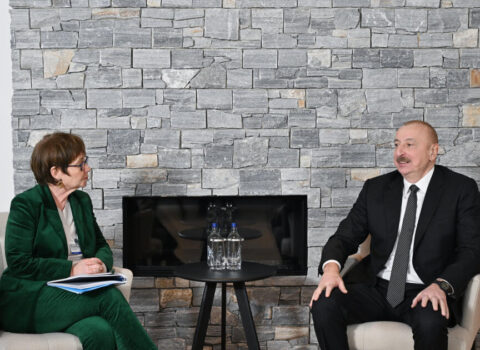 Prezident Davosda Avropa Yenidənqurma və İnkişaf Bankının prezidenti ilə görüşüb