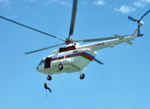 İtkin düşən balıqçıların axtarışlarına helikopter cəlb edildi