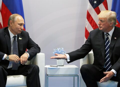 Daha bir ölkə Trampla Putinin görüşünə ev sahibliyi etmək istəyir