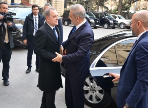Ceyhun Bayramov Hakan Fidanı qarşıladı