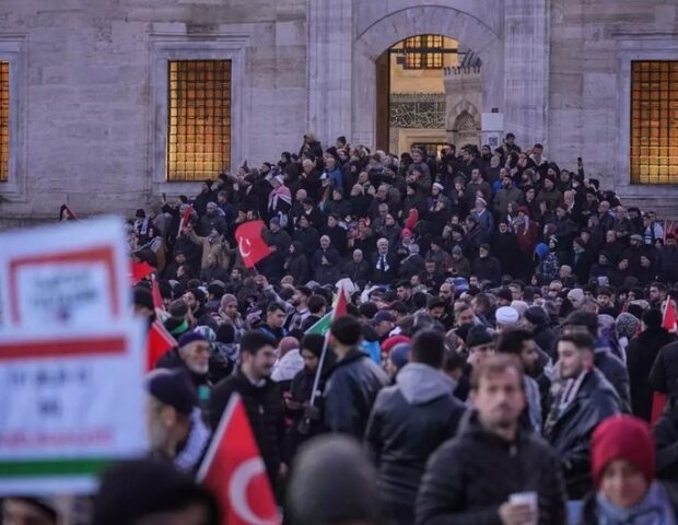 İstanbulda minlərlə insan Fələstinə dəstək yürüşünə başladı