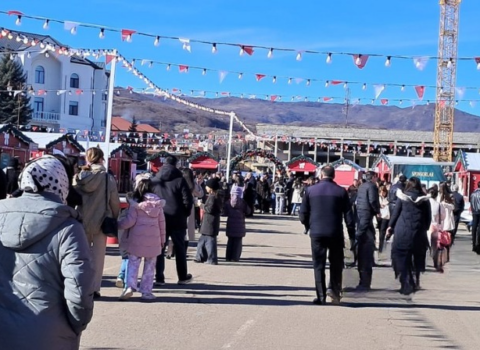 İnsanlar Yeni il tətili üçün Xankəndiyə axın edirlər