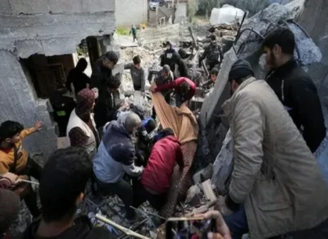 İsrail Qəzzanı BOMBALADI: 66 fələstinli öldü