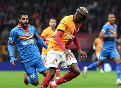 “Qalatasaray” doğma meydanda sevindi
