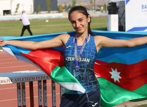 Gənc atletimiz rekorda imza atdı